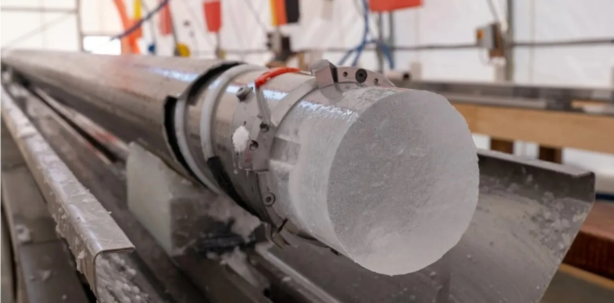 8972F81D-6565-4A58-B1EA-6B2BB23FD006